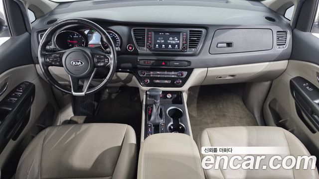 Kia Canival 2019 — photo 10