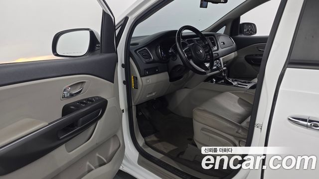 Kia Canival 2019 — photo 13