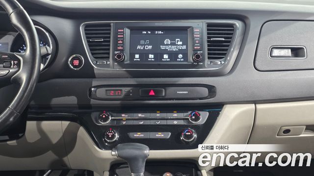 Kia Canival 2019 — photo 21