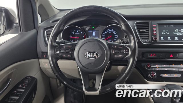 Kia Canival 2019 — photo 22