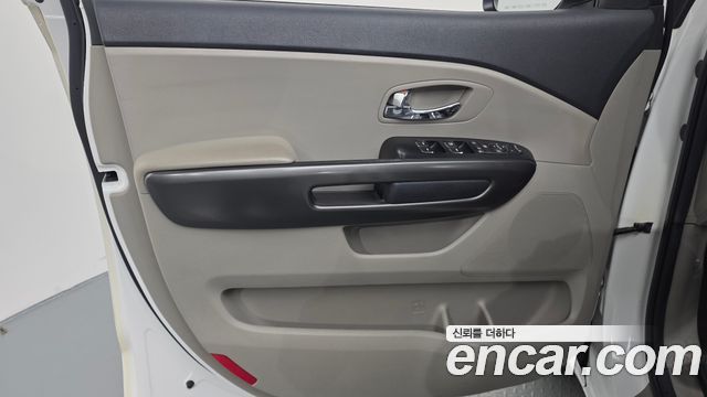 Kia Canival 2019 — photo 14
