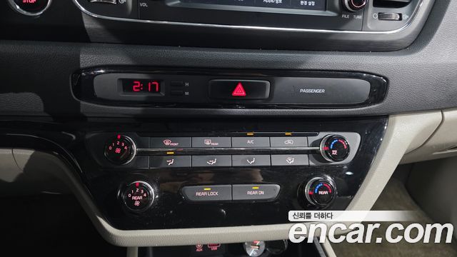 Kia Canival 2019 — photo 31