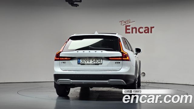 Volvo V90 2021 — photo 4