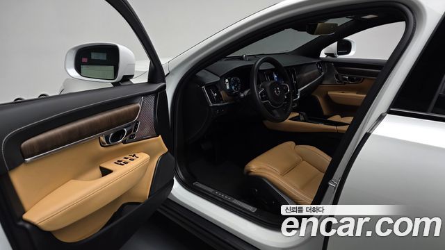 Volvo V90 2021 — photo 13