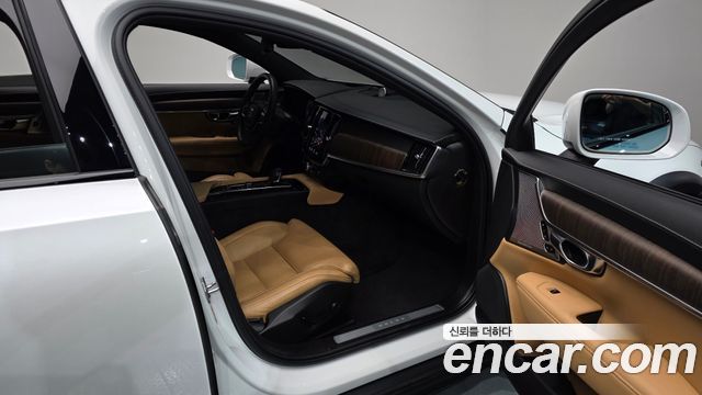 Volvo V90 2021 — photo 17