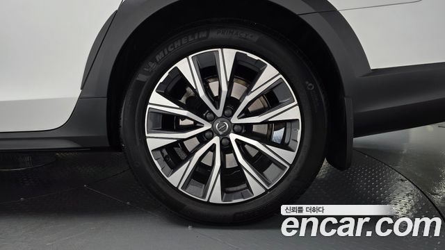 Volvo V90 2021 — photo 7