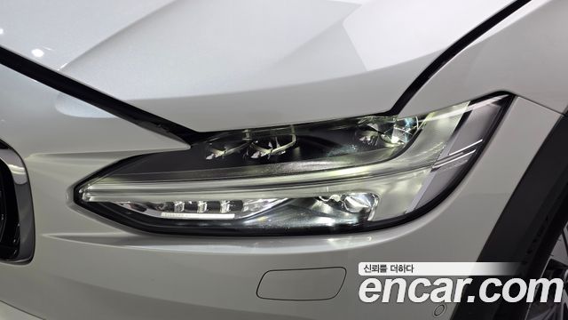 Volvo V90 2021 — photo 8