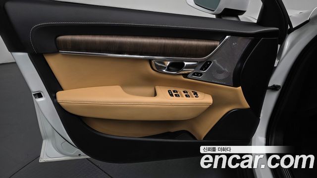 Volvo V90 2021 — photo 14