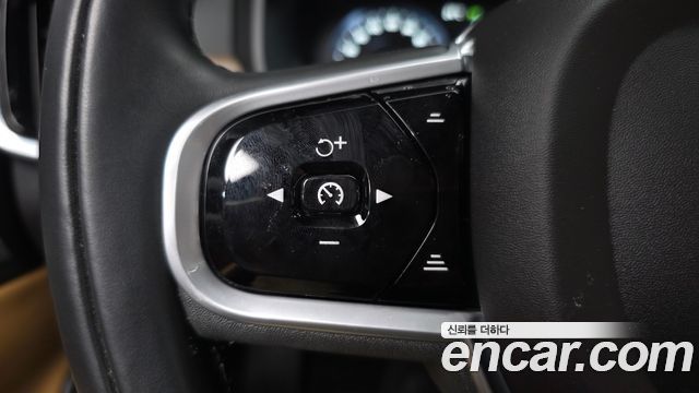 Volvo V90 2021 — photo 31
