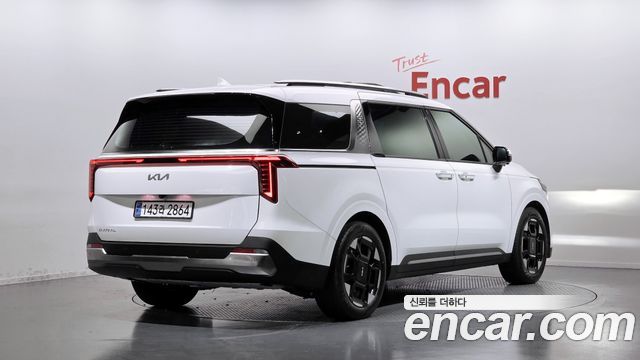 Kia Canival 2025 — photo 2