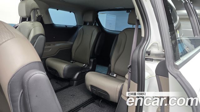 Kia Canival 2025 — photo 11