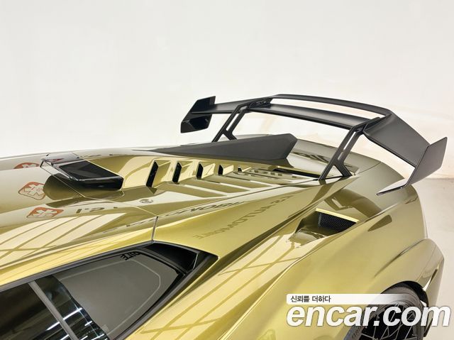 Lamborghini Huracan 2023 — photo 17