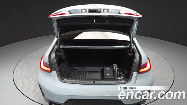 BMW 3-Series 2025 — photo 26