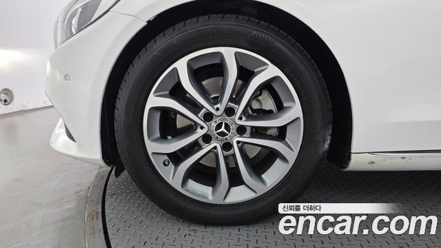 Mercedes-Benz C-Class 2018 — photo 5