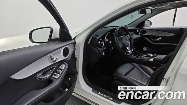 Mercedes-Benz C-Class 2018 — photo 10