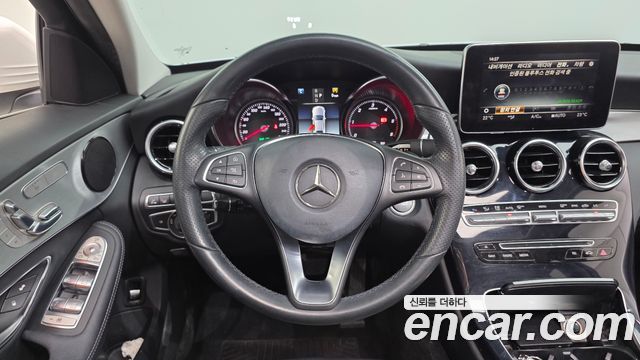 Mercedes-Benz C-Class 2018 — photo 13