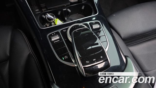 Mercedes-Benz C-Class 2018 — photo 16
