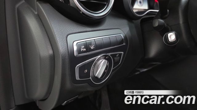 Mercedes-Benz C-Class 2018 — photo 17