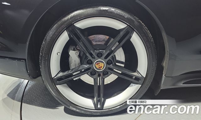 Porsche Taycan 2021 — photo 5