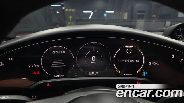 Porsche Taycan 2021 — photo 11