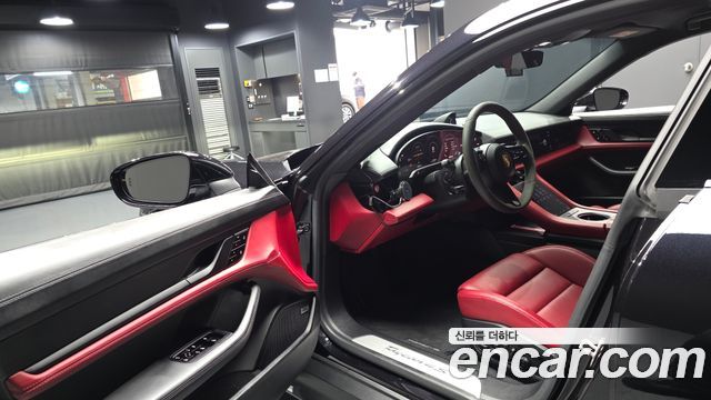 Porsche Taycan 2021 — photo 13