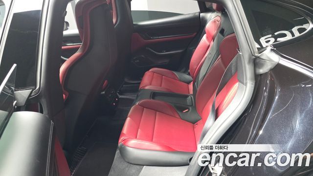 Porsche Taycan 2021 — photo 17