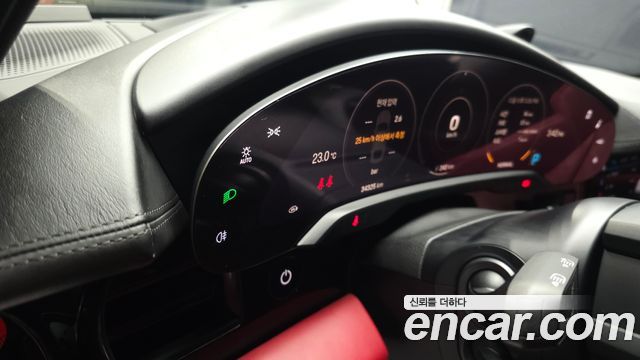 Porsche Taycan 2021 — photo 25