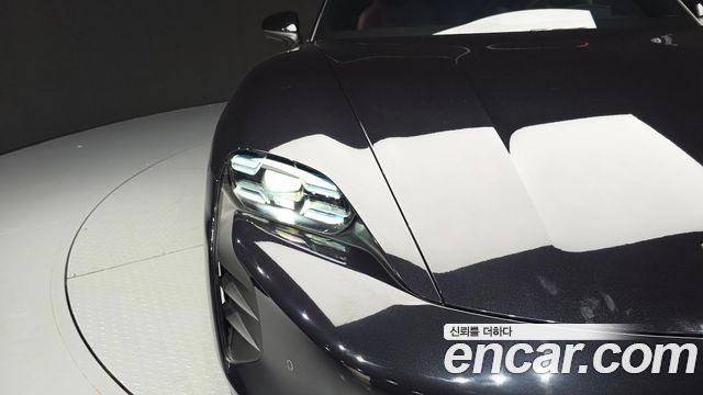 Porsche Taycan 2021 — photo 8