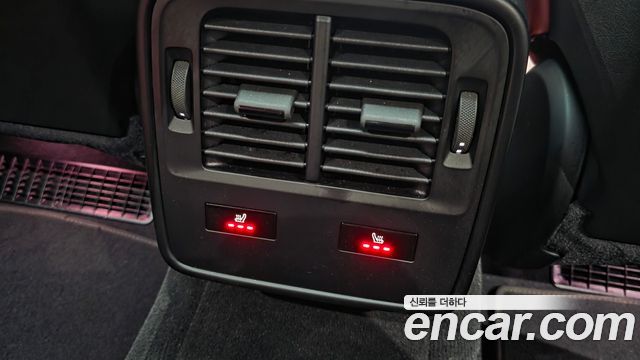Porsche Taycan 2021 — photo 30