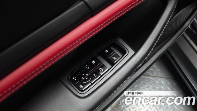Porsche Taycan 2021 — photo 33