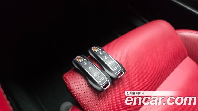 Porsche Taycan 2021 — photo 35