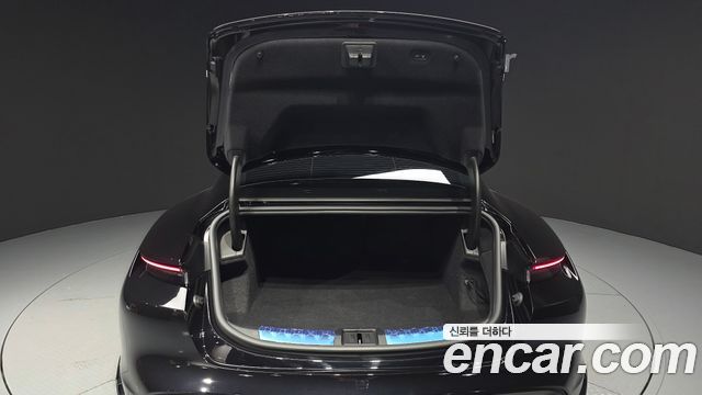 Porsche Taycan 2021 — photo 36