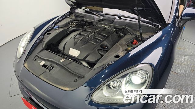 Porsche Cayenne 2013 — photo 6