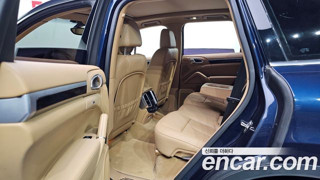 Porsche Cayenne 2013 — photo 11