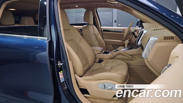 Porsche Cayenne 2013 — photo 12