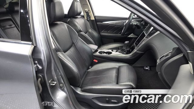 Infiniti Q50 2018 — photo 17