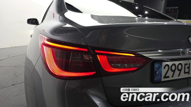 Infiniti Q50 2018 — photo 9