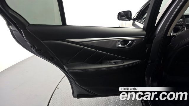 Infiniti Q50 2018 — photo 15