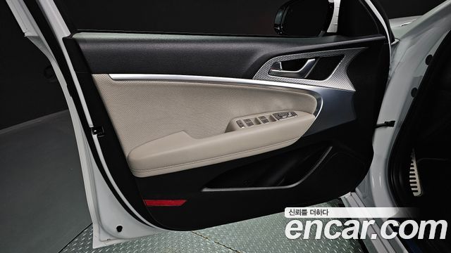 Genesis G70 2023 — photo 14