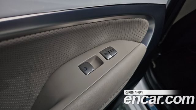Genesis G70 2023 — photo 31