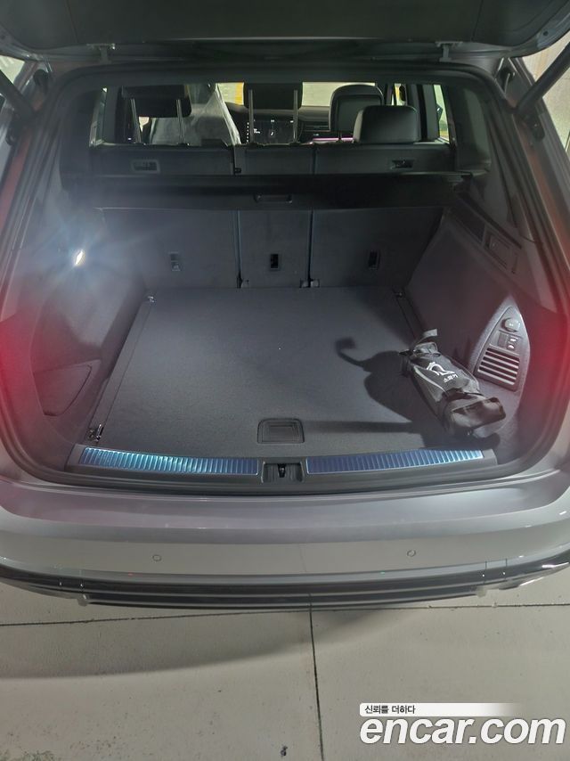 Volkswagen Touareg 2027 — photo 13