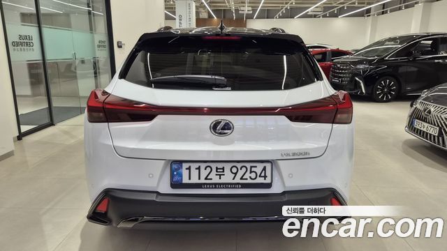 Lexus UX 2025 — photo 4