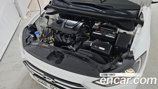 Hyundai AVANTE 2017 — photo 6