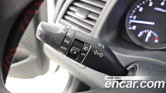 Hyundai AVANTE 2017 — photo 19