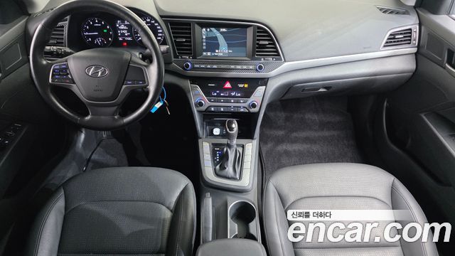 Hyundai AVANTE 2017 — photo 7