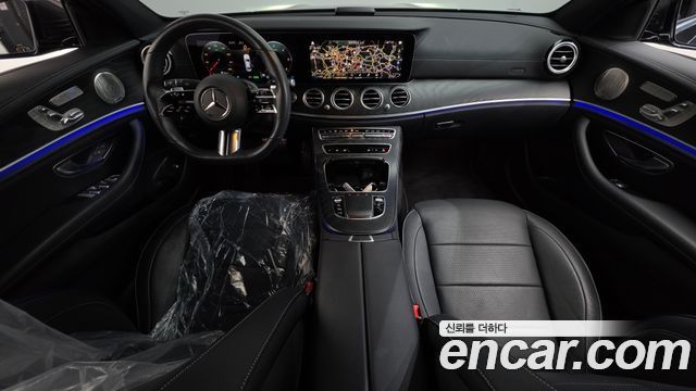 Mercedes-Benz E-Class 2022 — photo 10