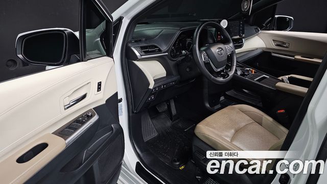 Toyota Sienna 2022 — photo 13