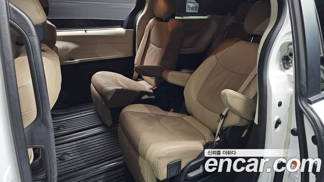 Toyota Sienna 2022 — photo 18