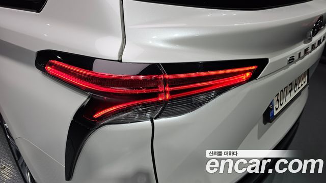 Toyota Sienna 2022 — photo 9