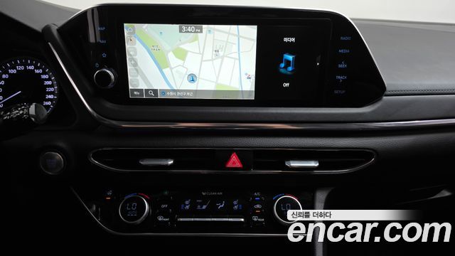 Hyundai Sonata 2022 — photo 19